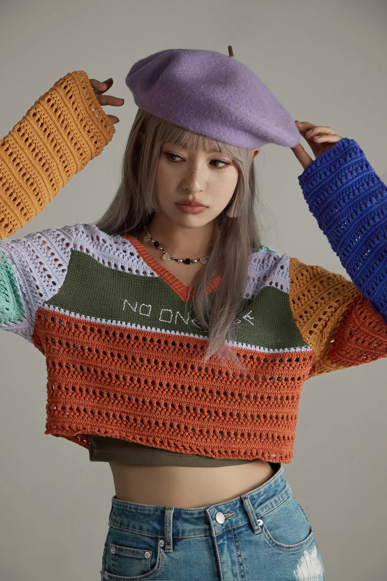 V-Neck Hole Knitted Color Knit Sweater